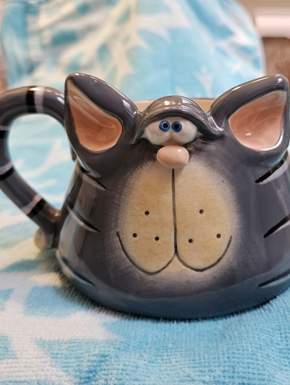 Douglas Gray Cat-Shaped Ceramic Mug